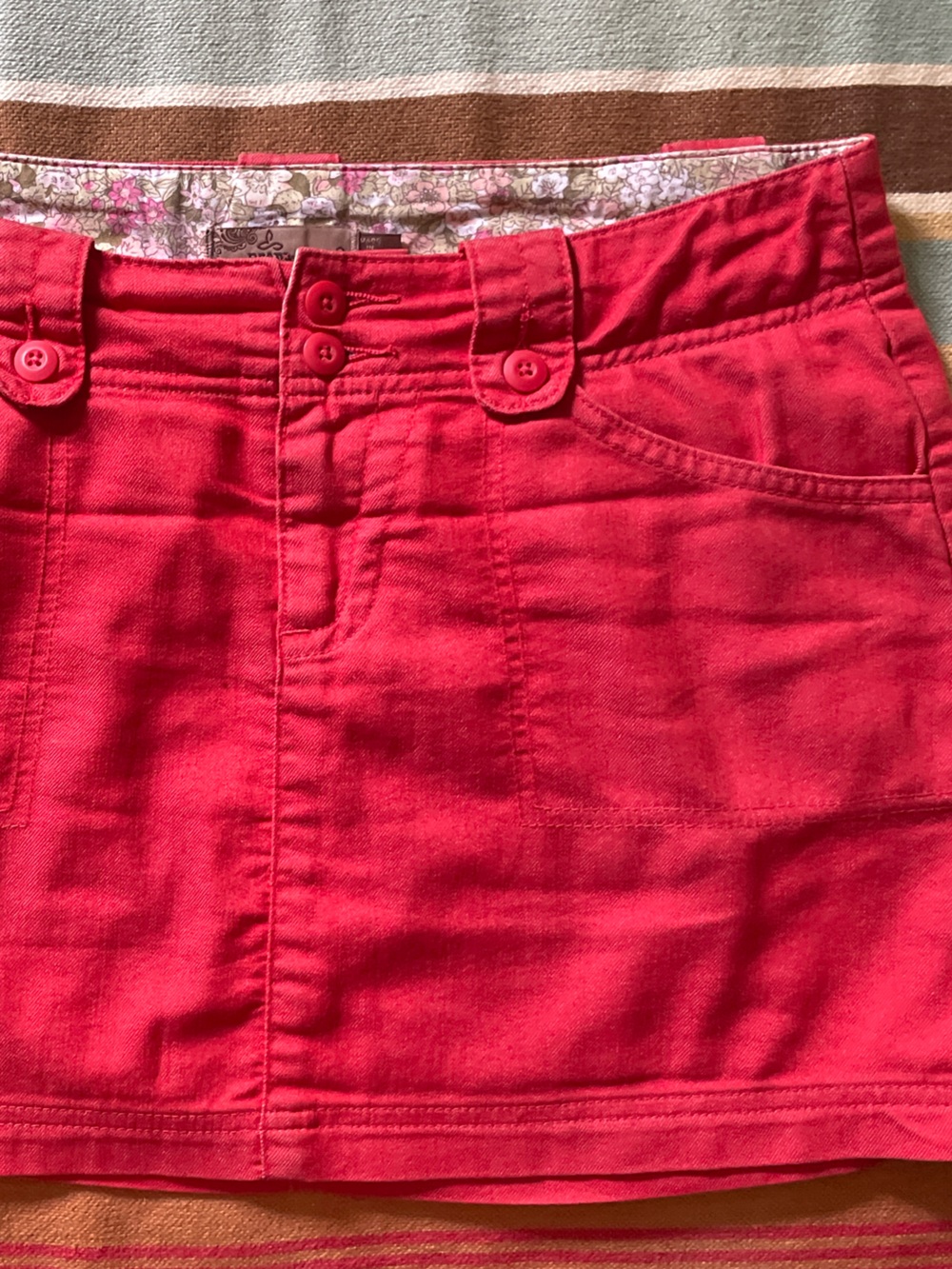 prAna | Breathe Mid-Rise Mini Skirt in Red w/ Fly Front & 4 Pockets ♥ Sz 6 - Picture 2 of 7